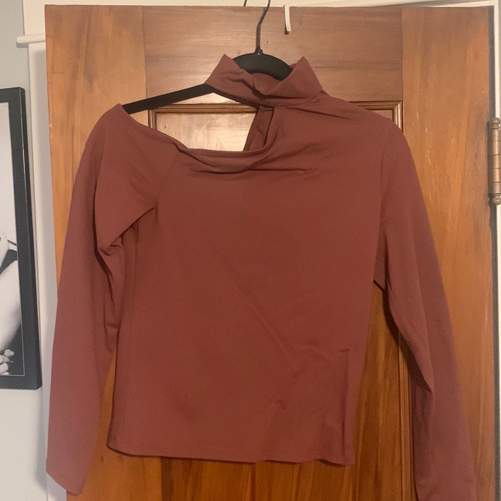 Abercrombie and fitch off the shoulder top